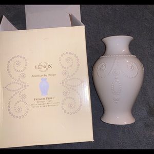 Lenox vase BNIB